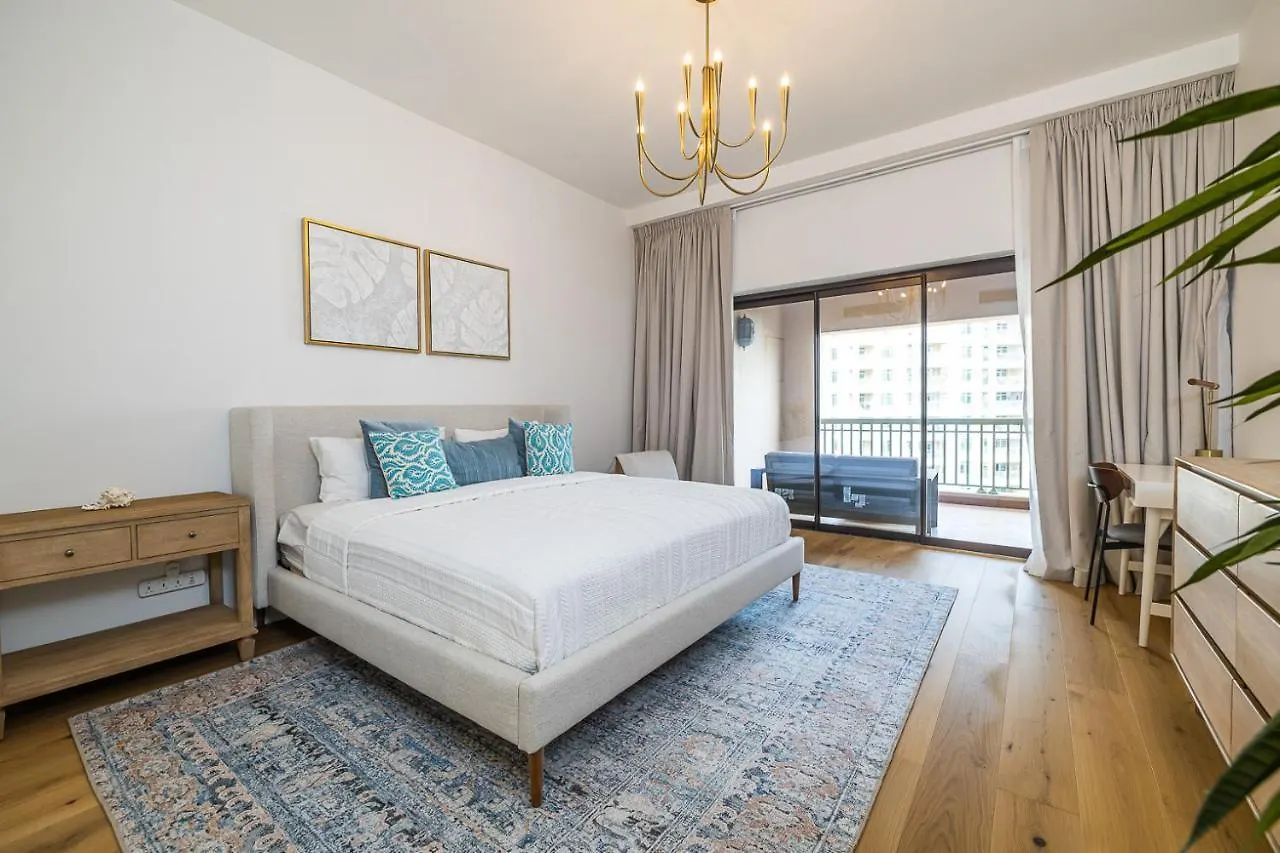 Apartment In Golden Mile With Access To Fairmont Dubai